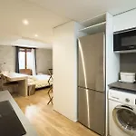 Unique Living Born & Apartamento