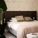Unique Living Born &