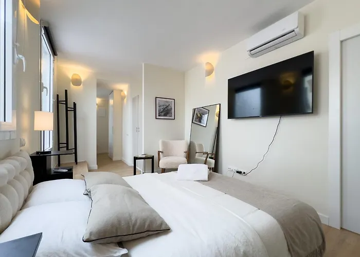 Unique Living Born & Апартаменты *