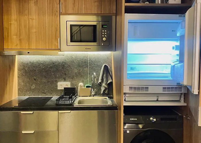 Unique Living Born & Барселона