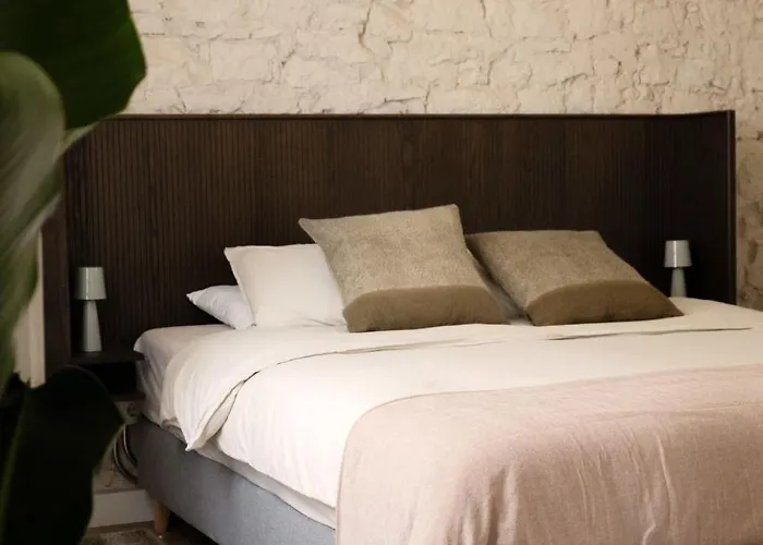 Unique Living Born &