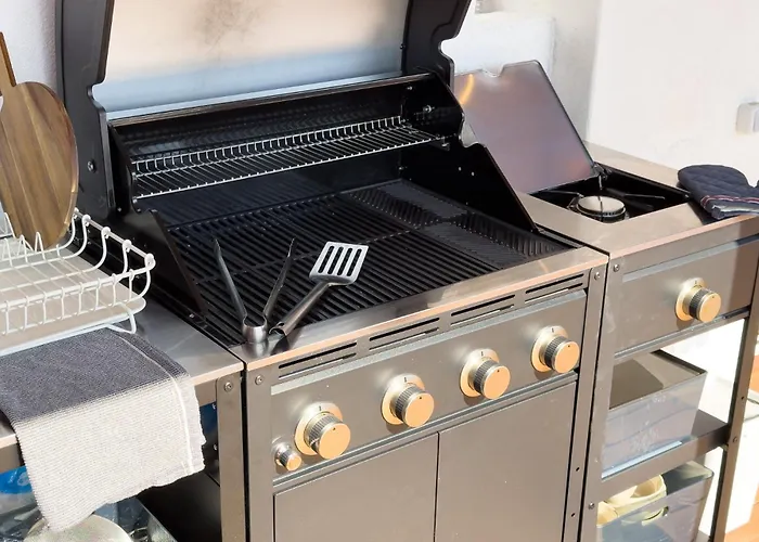 Unique Living Born &