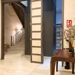 Unique Living Born & Apartamento