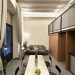 Unique Living Born & Apartamento