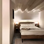 Unique Living Born & Barcelona