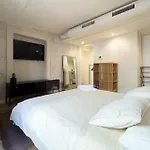 Unique Living Born & Apartamento
